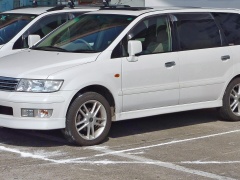 Mitsubishi Chariot pic