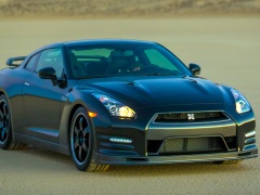 nissan gt-r track pack pic #108773