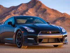nissan gt-r track pack pic #108792