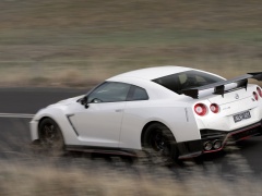 nissan gt-r nismo pic #174526