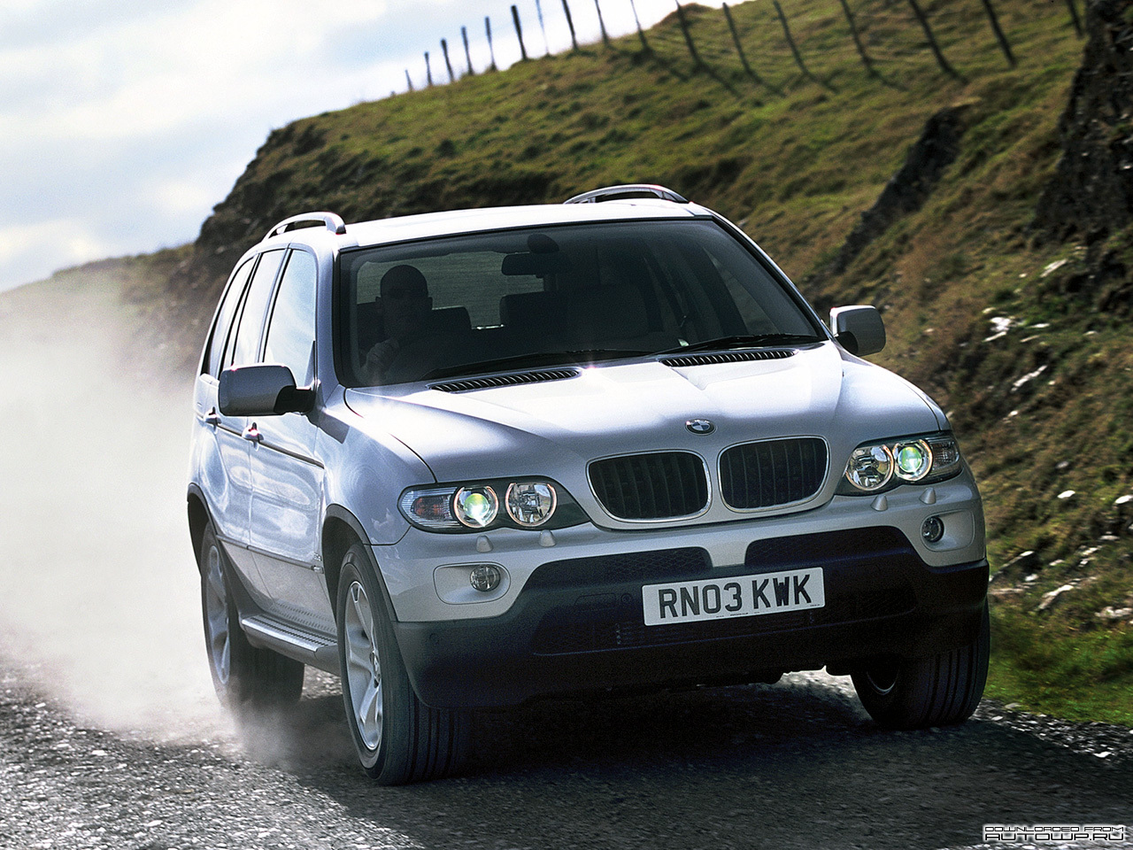 BMW X5 E53 photos PhotoGallery with 77 pics