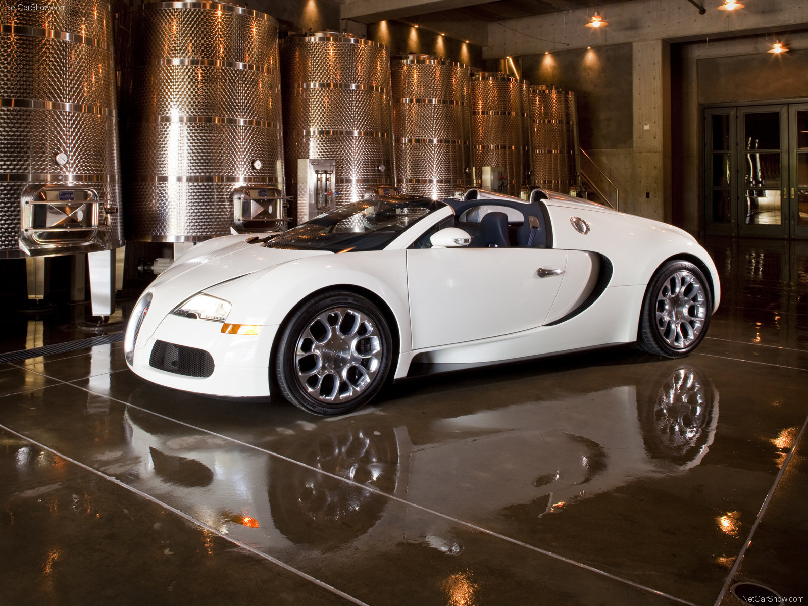 Bugatti Dubai Дубаи Желтая бесплатно