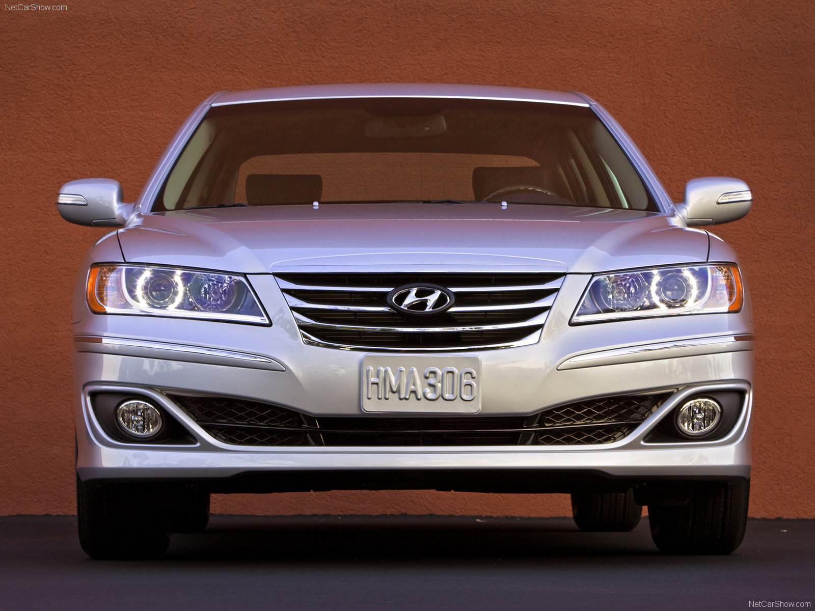 Research 2011
                  HYUNDAI Azera pictures, prices and reviews